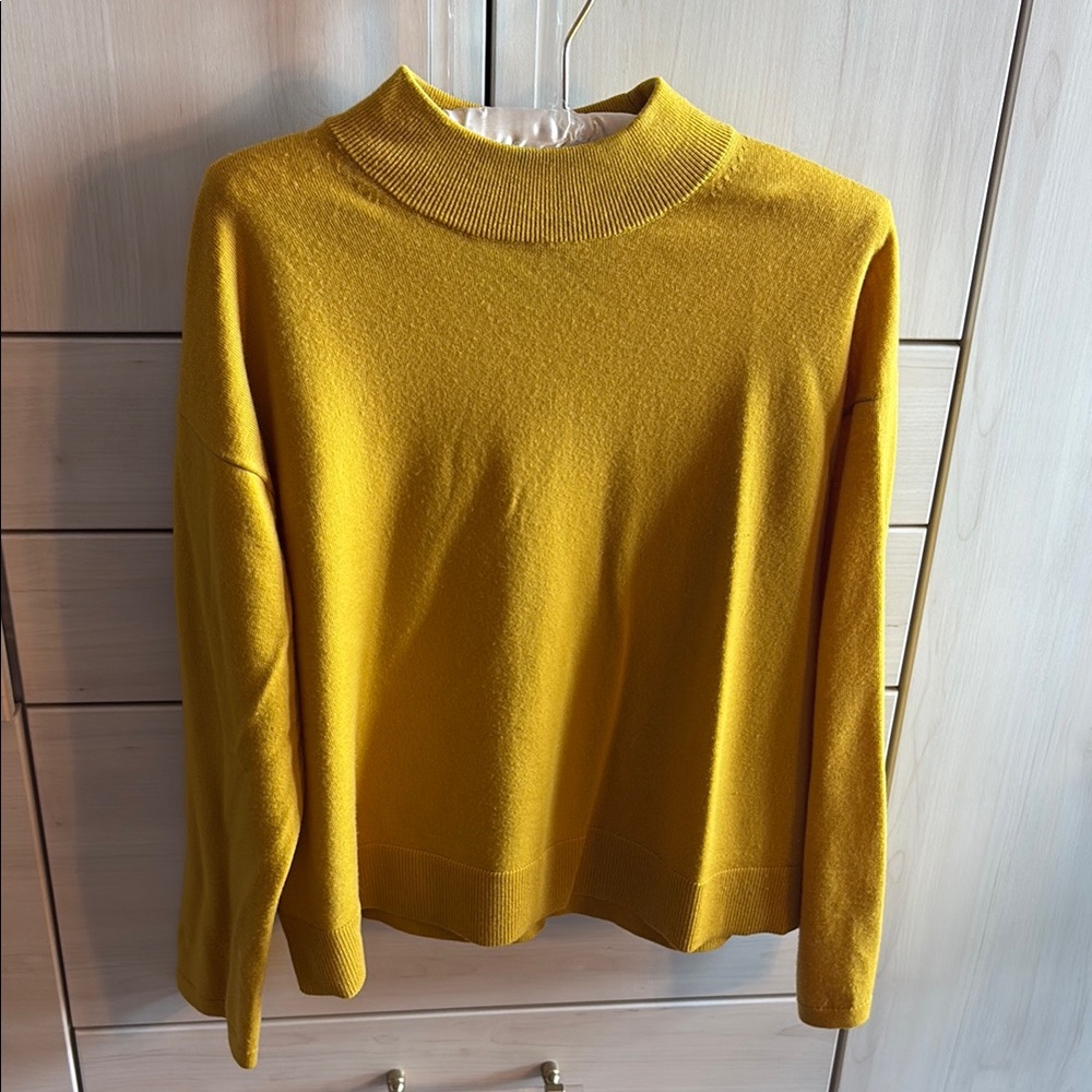 Banana Republic Yellow Turtleneck Sweater Knit Slim Fit